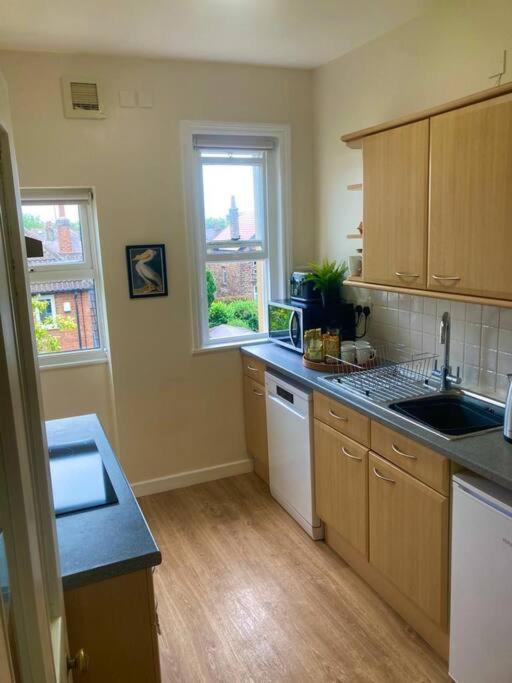 Spacious & Bright 3 Bed Harrogate Apartment Екстериор снимка