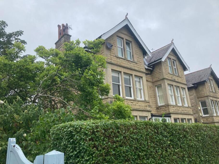 Spacious & Bright 3 Bed Harrogate Apartment Екстериор снимка