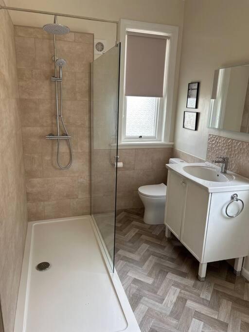 Spacious & Bright 3 Bed Harrogate Apartment Екстериор снимка