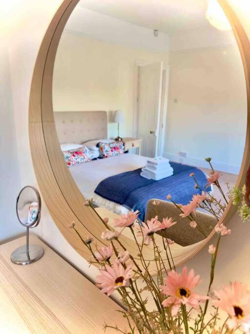 Spacious & Bright 3 Bed Harrogate Apartment Екстериор снимка